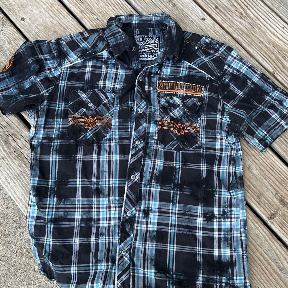 AFFLICTION mens size L short sleeve shirt, plaid